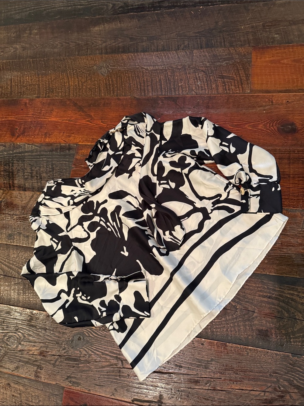 Zara Black and White Floral-Print Blouse